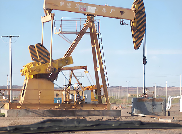 Aplicación de la serie D71 en la unidad de bombeo de campo de aceite Kowtow Machine